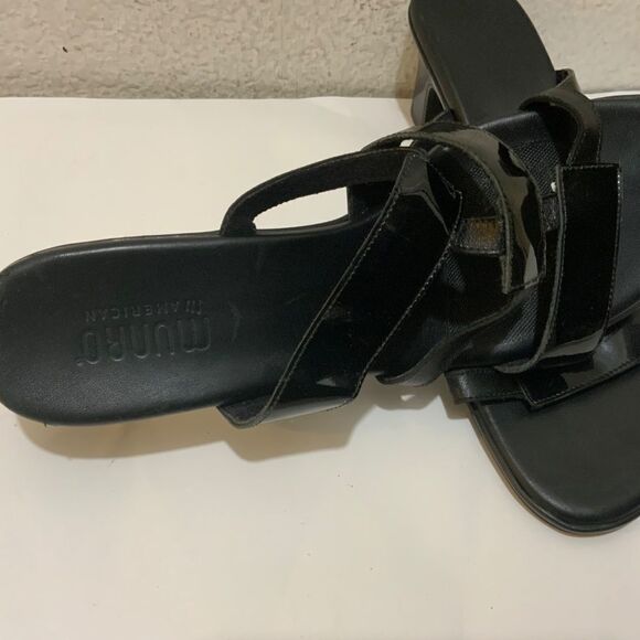 Munro American black sandals 9 M - Picture 5 of 10